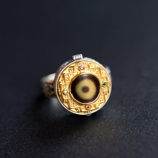 Dzi bead inlaid Tibetan silver ring
