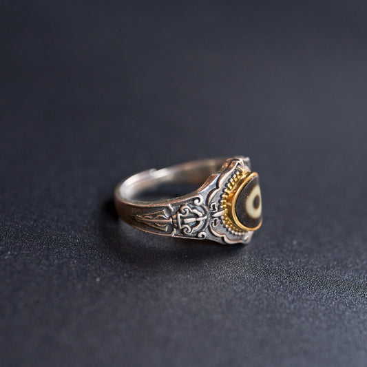 Tibetan silver dzi bead ring